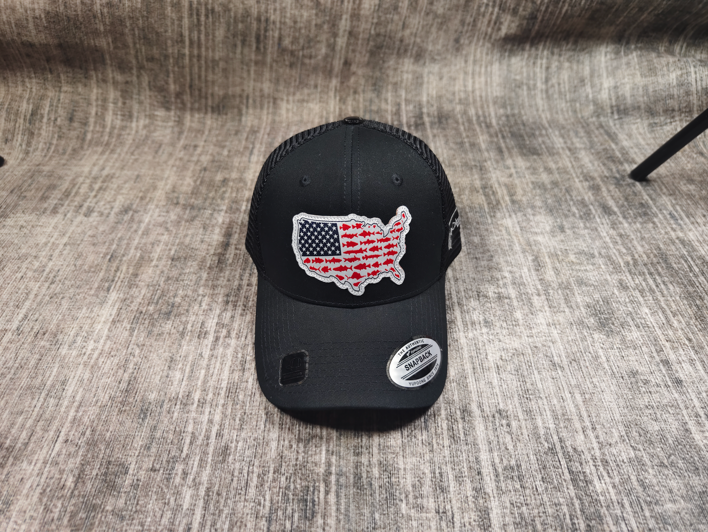Woven label mesh cap