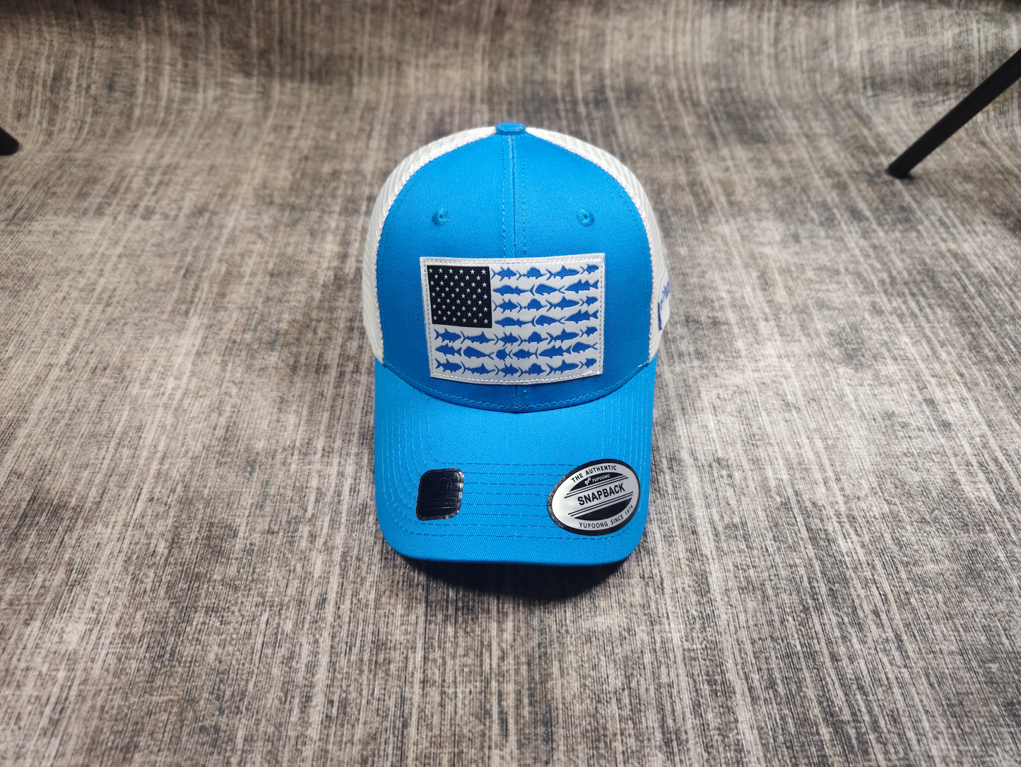 Woven label mesh cap