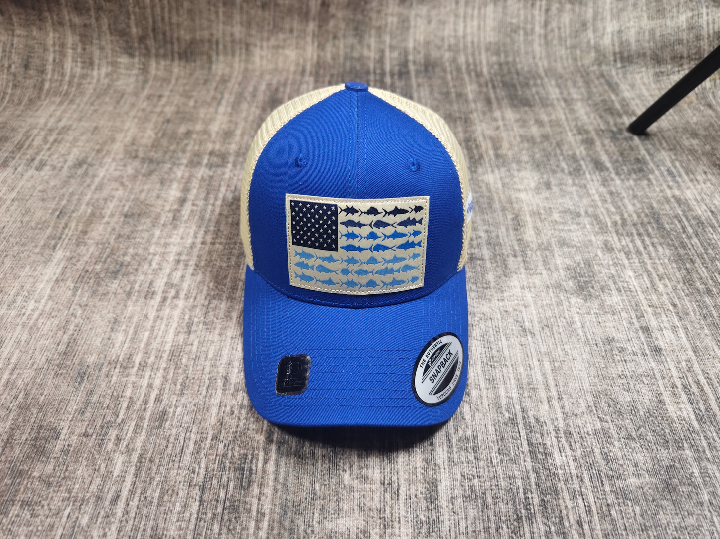 Woven label mesh cap