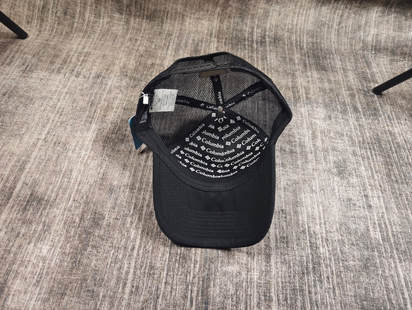 Woven label mesh cap